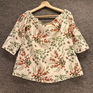 C Blouse Women XS White Floral Round Neck 3/4 Sleeve Lined Pullover Casual